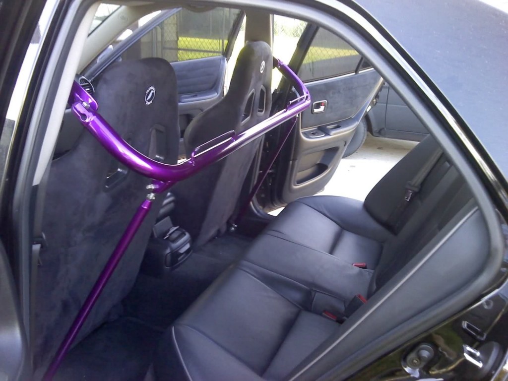 Harness Bars Subaru STI 2011/17Harness Bars Gurtenträger Subaru STI