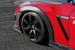 Chargespeed Over Fender Nissan GT-R 35