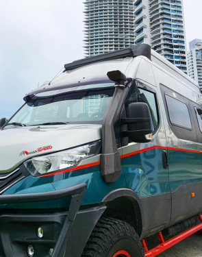 Iveco Daily 4x4 Carbon Snorkel 