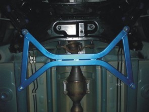 BODY LOWER ARM BAR SUZUKI
